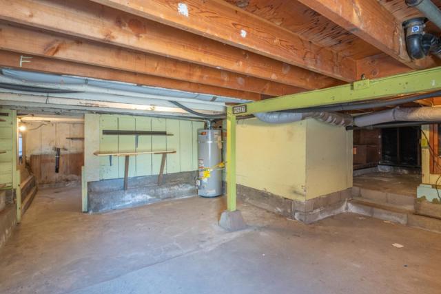 1261 Third Street, Monterey CA: https://media.crmls.org/mediaz/506337c4-4ab4-4bf1-b25c-a45e2b7f0459.jpg