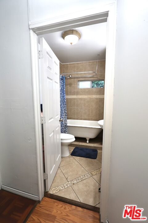 1855 Corinne Avenue, Long Beach CA: https://media.crmls.org/mediaz/506348a4-9bfc-4c8d-ad5a-27604a1b13f4.jpg