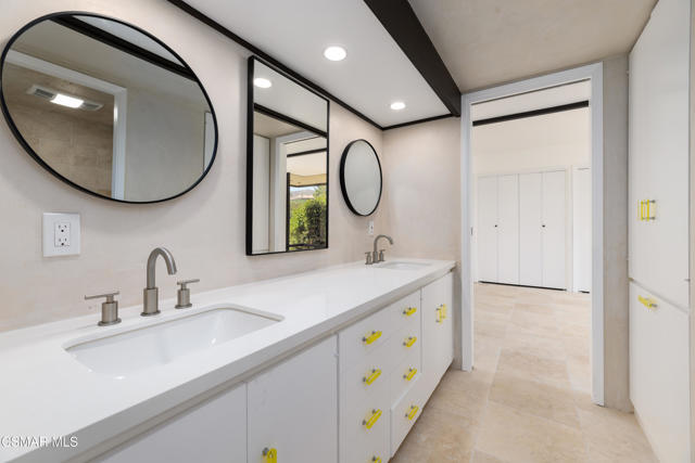 4787 Clubhouse Drive, Somis CA: https://media.crmls.org/mediaz/5063701b-3162-4442-a608-fcb24998df8f.jpg