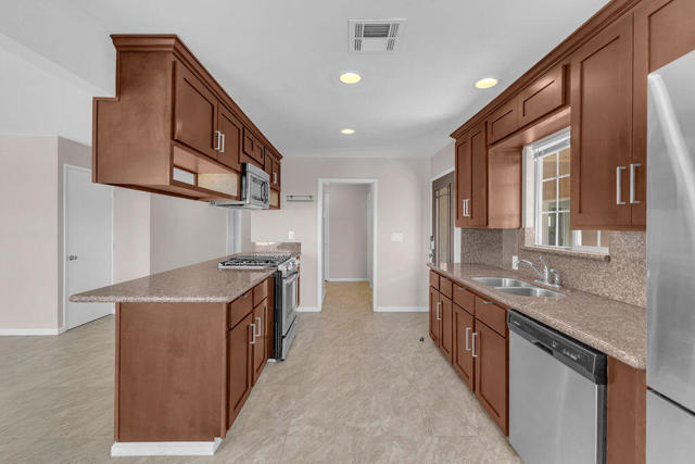 Image 5 of 24 For 66790 Yucca Drive