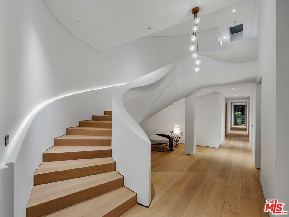MLS #26857477 image #2