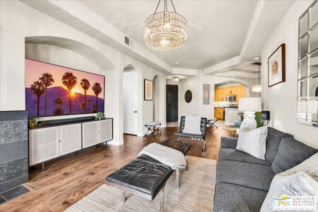 2010 Via San Martino, Palm Desert CA: https://media.crmls.org/mediaz/50643dd2-9b4e-4157-9616-766c187b246d.jpg