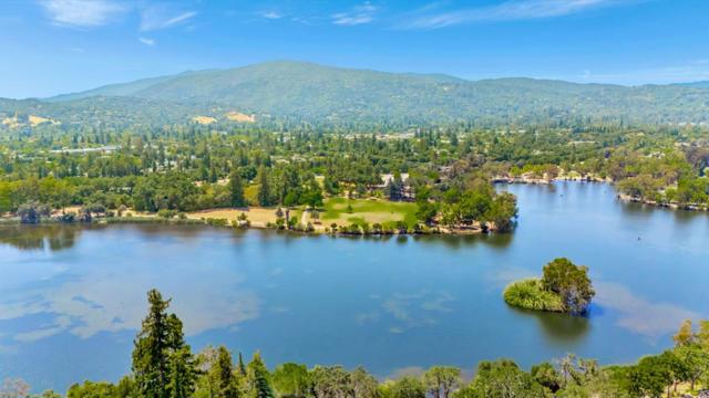 105 Strathmore Place, Los Gatos CA: https://media.crmls.org/mediaz/5065308d-cb5c-4752-8157-3f0cd652d6c9.jpg