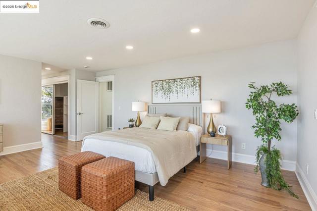 539 Golden Gate Ave, Richmond CA: https://media.crmls.org/mediaz/5067009d-656f-4835-8e83-2537a90c0817.jpg