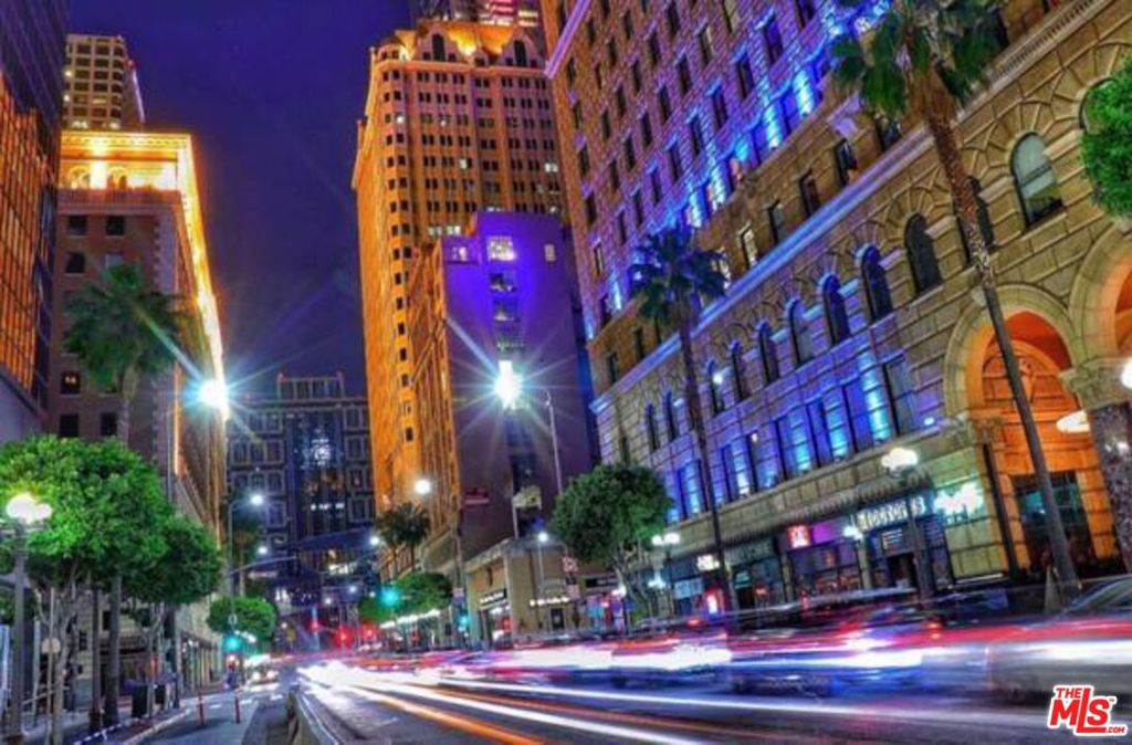 727 W 7th Street PH-1319, Los Angeles, CA 90017