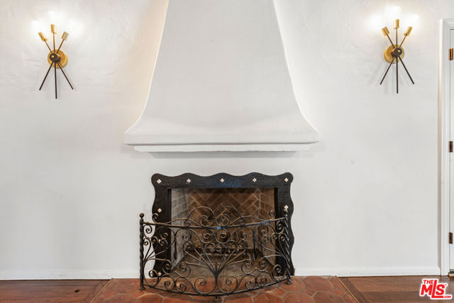 931 S Ogden Drive, Los Angeles CA: https://media.crmls.org/mediaz/50678a8d-0a2b-4437-be93-9265d50b3e53.jpg