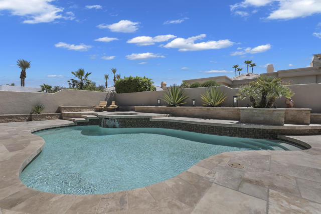 41800 Jones Drive, Palm Desert CA: https://media.crmls.org/mediaz/5067d96b-ceb8-4822-965e-69a99d3f932e.jpg