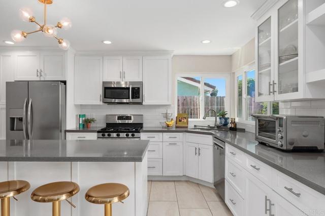 Detail Gallery Image 15 of 40 For 1744 Calle Jules, Vista,  CA 92084 - 3 Beds | 2 Baths