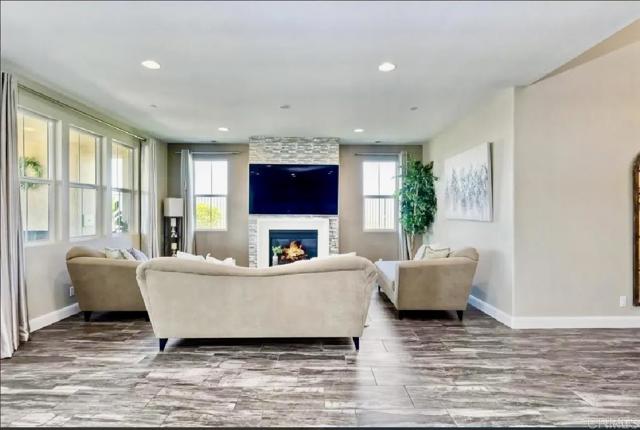 Detail Gallery Image 7 of 29 For 218 Newport Pier Way, Oceanside,  CA 92054 - 4 Beds | 4 Baths