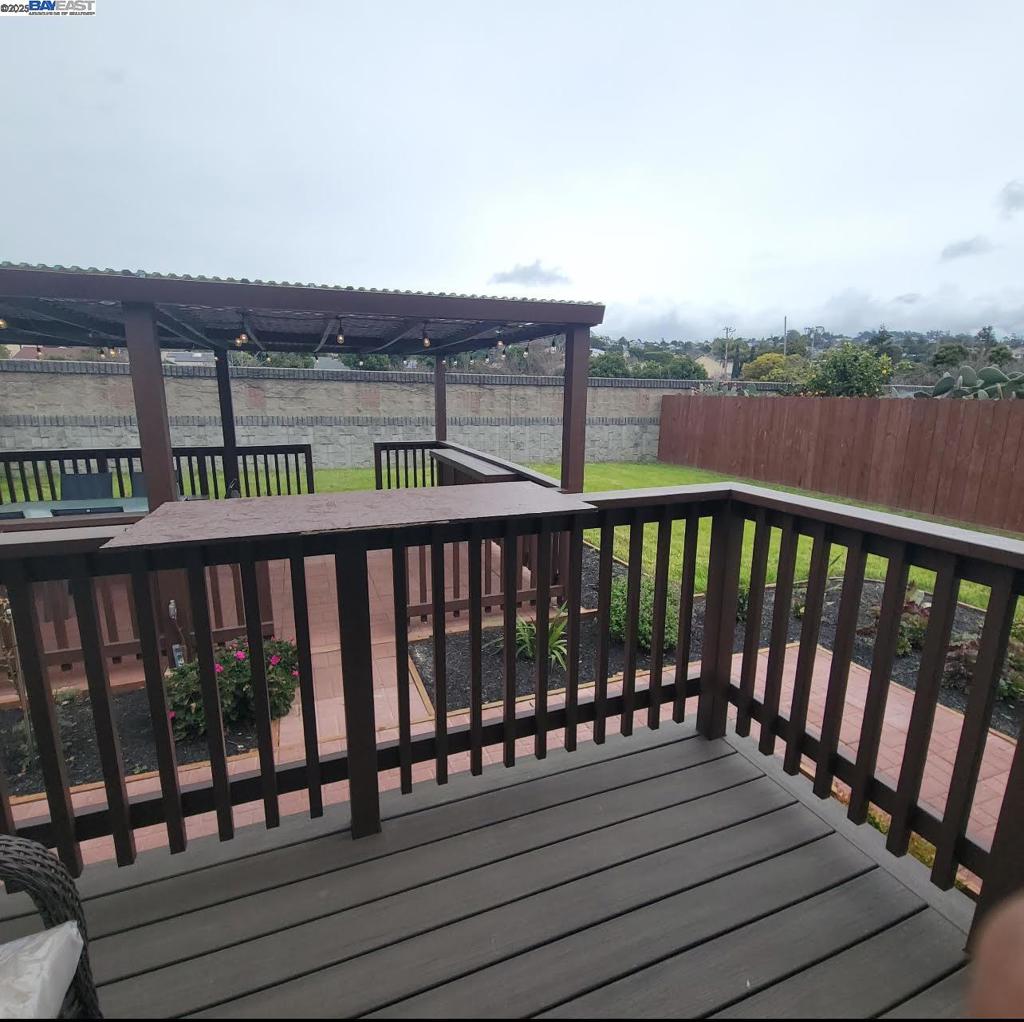 https://media.crmls.org/mediaz/50695e94-2c5e-4059-9f92-e09d98217a6e.jpg?preset=X-Large