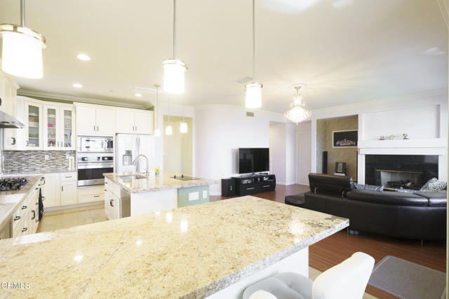 Detail Gallery Image 14 of 52 For 11071 N Tamberly Ln, Los Angeles,  CA 91042 - 4 Beds | 3 Baths