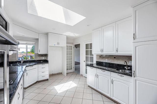 417 36th Avenue, San Mateo CA: https://media.crmls.org/mediaz/506aa56d-0a30-4820-bcf0-b7bac3aab992.jpg