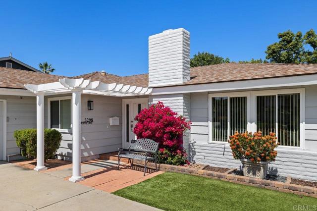 Detail Gallery Image 2 of 30 For 3298 Mercer Ln, San Diego,  CA 92122 - 3 Beds | 2 Baths