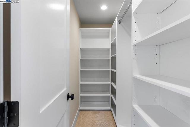 1002 Middle Ave, Menlo Park CA: https://media.crmls.org/mediaz/506b14d8-0a44-4cb8-9eb4-3f8fb0ed16fc.jpg
