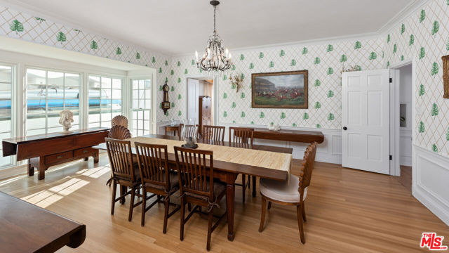 605 Palisades Beach Road, Santa Monica CA: https://media.crmls.org/mediaz/506b3d75-0871-4e75-a75e-69d525c2f240.jpg