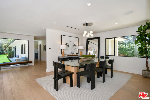 3221 Elvido Drive, Los Angeles CA: https://media.crmls.org/mediaz/506c6c9a-d5f4-4b73-8735-33287143085d.jpg