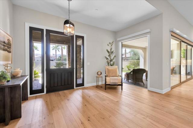 55120 Autumn Valley Court, La Quinta CA: https://media.crmls.org/mediaz/506e1200-c27d-47a1-83cb-c7b028b08c5b.jpg