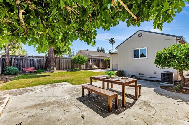 564 Irving Avenue, San Jose CA: https://media.crmls.org/mediaz/506e2f1a-a009-4e7e-86d2-421dcd2b8af3.jpg