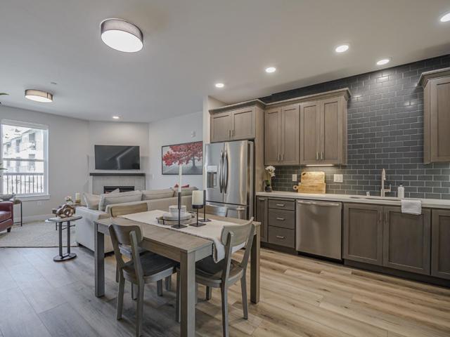 126 Aptos Village Way, Aptos CA: https://media.crmls.org/mediaz/506e84f7-1dbe-4837-a979-6a0fa5393a45.jpg