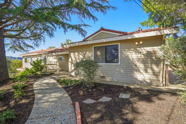 79 Muth Drive, Orinda CA: https://media.crmls.org/mediaz/506f1b8f-70dc-4eec-8098-30e445bc5027.jpg
