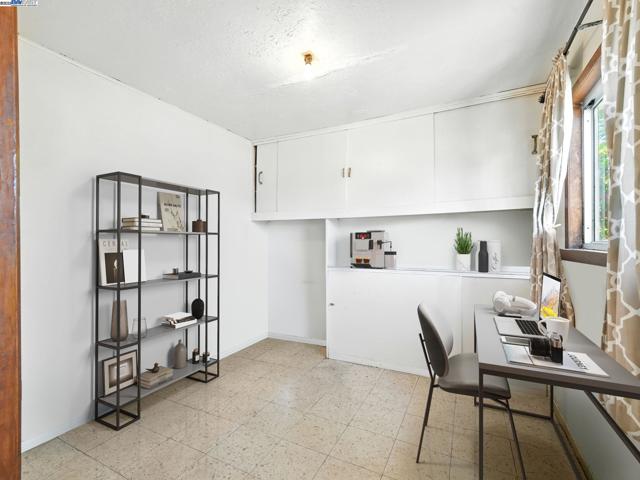 37114 Dondero Way, Fremont CA: https://media.crmls.org/mediaz/506f84d8-08ce-4fcf-baf3-2fa64d583167.jpg