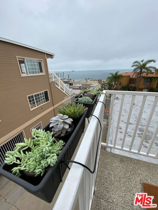 317 Moonstone Street, Manhattan Beach, California 90266, ,Residential Income,Sold,Moonstone,21105361