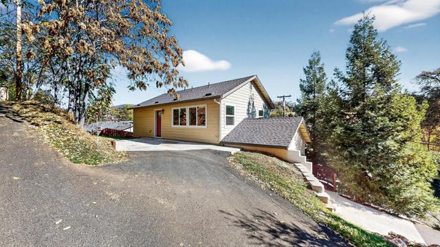 1140 S Washington Street, Sonora CA: https://media.crmls.org/mediaz/50701e36-3a96-4bdc-ac00-ff047ab5f27f.jpg