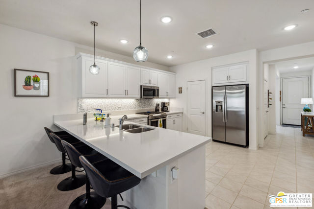 Image 7 of 43 For 85366 Giorno Court