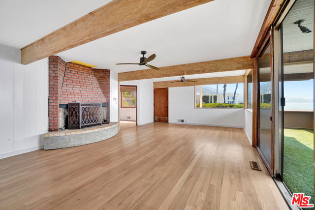 26636 Latigo Shore Drive, Malibu CA: https://media.crmls.org/mediaz/5070af20-528c-45b9-8470-a3e635b89392.jpg