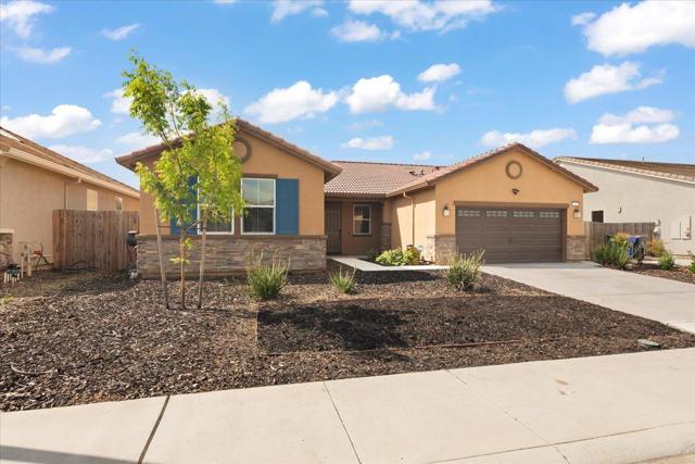 829 Crow Creek Circle, Galt CA: https://media.crmls.org/mediaz/50713725-8f34-45a6-a723-b8fac6de9c4d.jpg