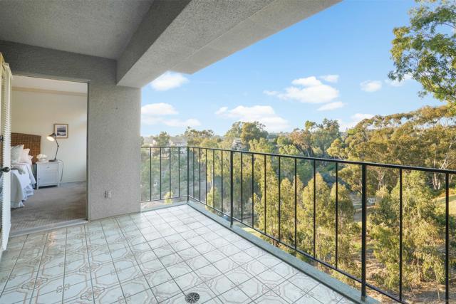 2651 Front St, San Diego, California 92103, 2 Bedrooms Bedrooms, ,2 BathroomsBathrooms,Condominium,For Sale,Front St,250019508SD