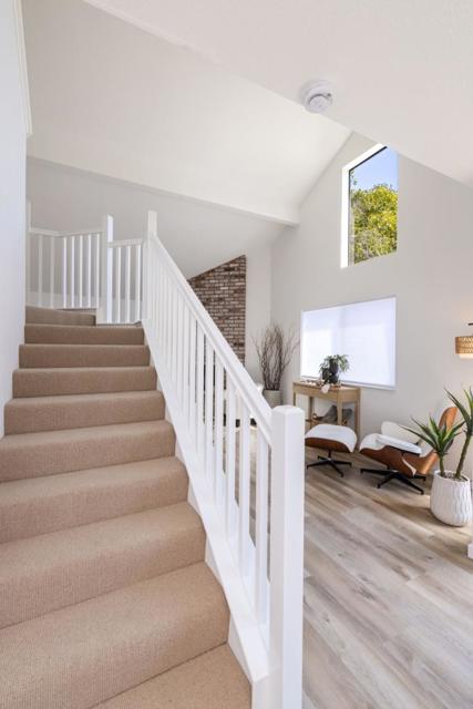 1901 Courtyard Drive, Capitola CA: https://media.crmls.org/mediaz/5071c5a6-8af2-4b86-abdd-005b5435edb5.jpg