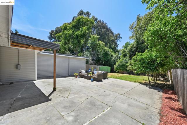 4125 Miflin Ave, El Sobrante CA: https://media.crmls.org/mediaz/5071da40-6166-4525-9991-1e07ad7170dd.jpg