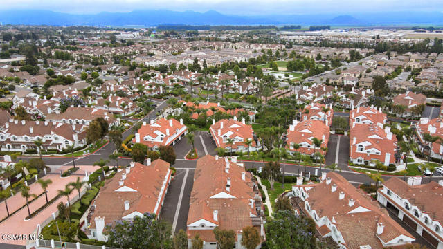 237 Camino Toluca, Camarillo CA: https://media.crmls.org/mediaz/5071e09a-7d7b-4679-947a-2ace6e916416.jpg
