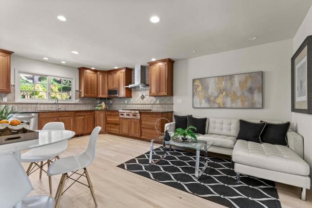 2982 Arguello Drive, Burlingame CA: https://media.crmls.org/mediaz/5072897e-136a-4c5f-b11d-afbae07e7e54.jpg