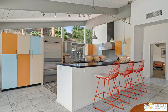 844 N Topaz Circle, Palm Springs, CA 92262