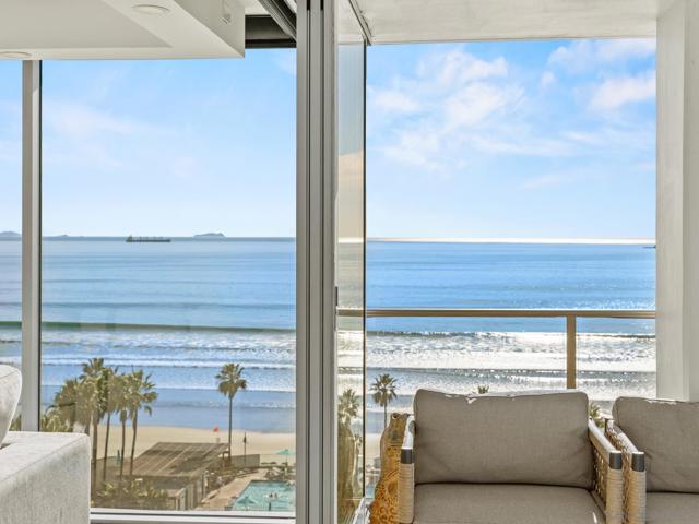 1810 Avenida Del Mundo, Coronado CA: https://media.crmls.org/mediaz/50739965-df3a-4e60-bd91-4c4b9889a540.jpg