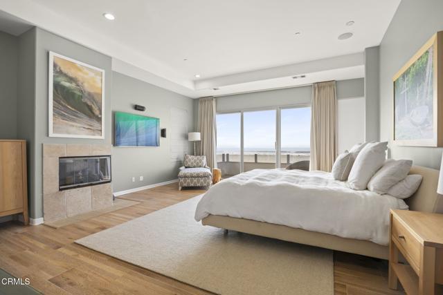 815 Mandalay Beach Road, Oxnard CA: https://media.crmls.org/mediaz/5073d5bf-e383-49d4-91e5-2f7a0234bf5e.jpg