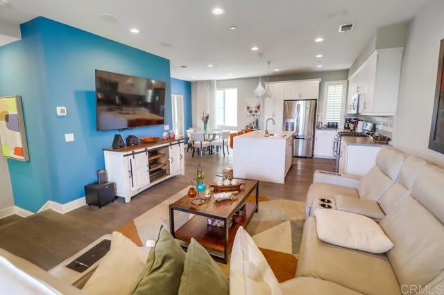 Detail Gallery Image 5 of 45 For 1842 Observation Way, Chula Vista,  CA 91915 - 3 Beds | 2/1 Baths