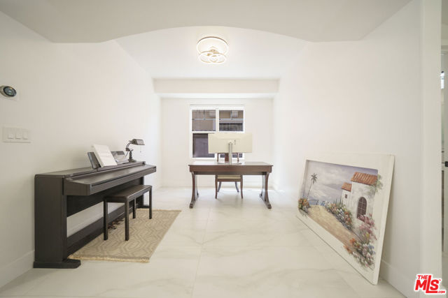8004 Rose Street, Paramount CA: https://media.crmls.org/mediaz/5074ec96-c44f-4386-a508-b421721a02bd.jpg