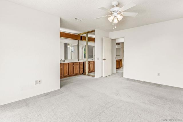 628 Via Santa Paulo, Vista CA: https://media.crmls.org/mediaz/5074f50a-cfe9-4de7-bf4a-e4144afbdf33.jpg