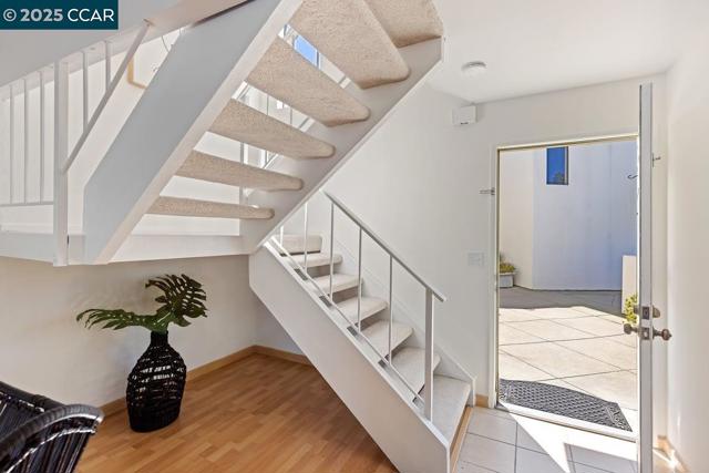 50 Mozden Ln, Pleasant Hill CA: https://media.crmls.org/mediaz/50752abc-e5d9-482c-96f8-8764ba610c28.jpg