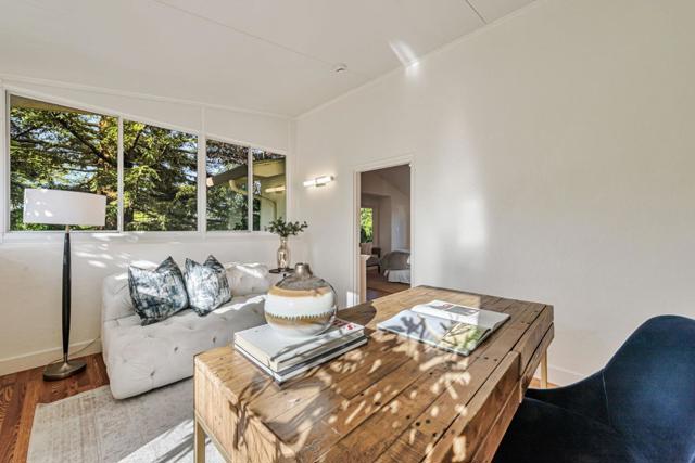 3704 Fair Oaks Avenue, Menlo Park CA: https://media.crmls.org/mediaz/5075b682-59a9-40e0-95e8-f5bcb0cdff87.jpg