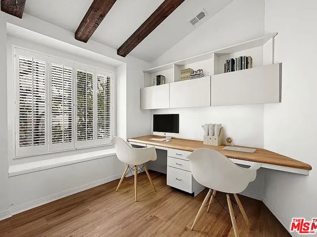 1141 17th Street, Santa Monica CA: https://media.crmls.org/mediaz/50761bed-6970-4814-8fac-86fbb5dd795e.jpg
