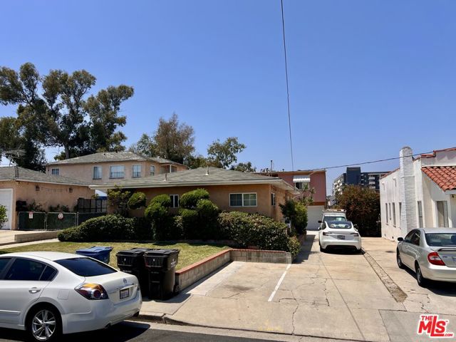 419 La Colina Drive, Inglewood CA: https://media.crmls.org/mediaz/50765dc6-7bf7-4ac3-91ea-35f2fd30c127.jpg