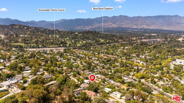 334 Anita Drive, Pasadena CA: https://media.crmls.org/mediaz/50765e52-2dd6-45b2-94a1-1b67de00a0b7.jpg