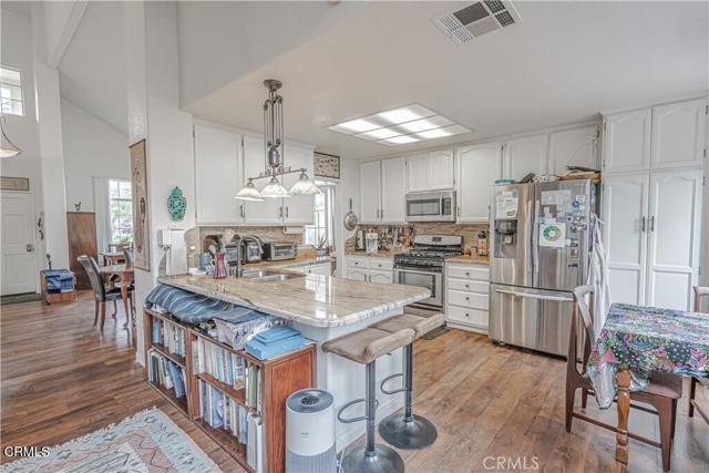 5110 Downwind Way, Oxnard CA: https://media.crmls.org/mediaz/507679e1-8fdb-4244-8504-99b84c71912f.jpg