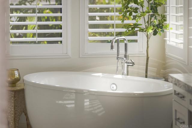 870 Hymettus Avenue, Encinitas CA: https://media.crmls.org/mediaz/5077b92c-9c11-496e-927a-808f9bd8bc1c.jpg