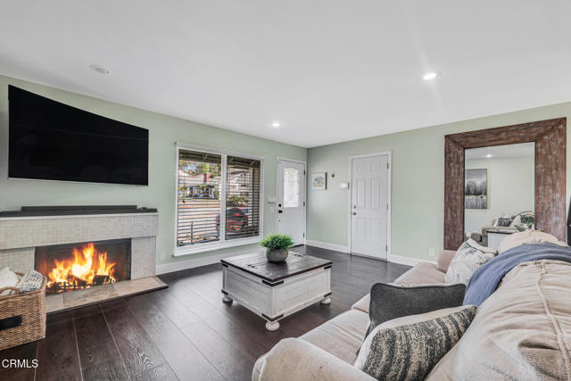 Detail Gallery Image 4 of 31 For 3362 Corning St, Thousand Oaks,  CA 91320 - 4 Beds | 2 Baths