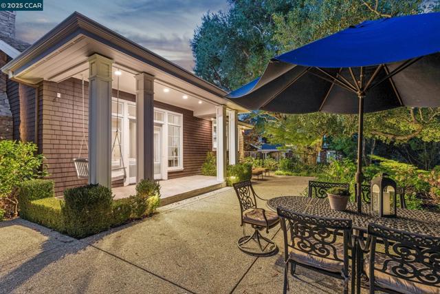 3656 Old Blackhawk Rd, Danville CA: https://media.crmls.org/mediaz/50791e1a-e038-46a6-92c4-b627fa3238a6.jpg